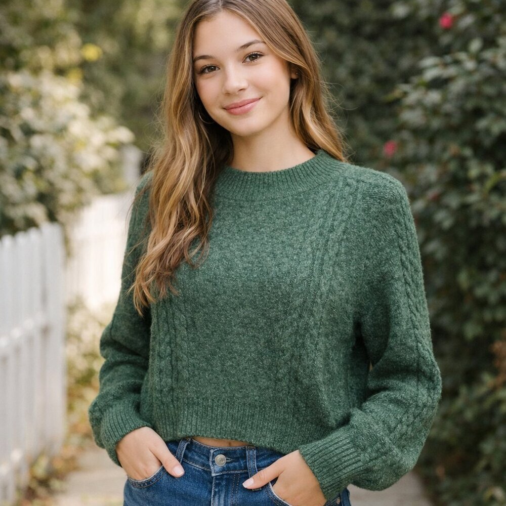 Green Cable Kids Knit Sweater Size Large Long Sleeve Textured Knit Cozy Pullover